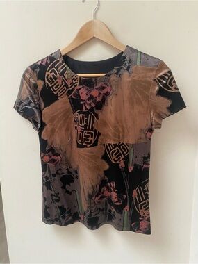 Women’s Short Sleeve Floral Print Top in Black and Brown